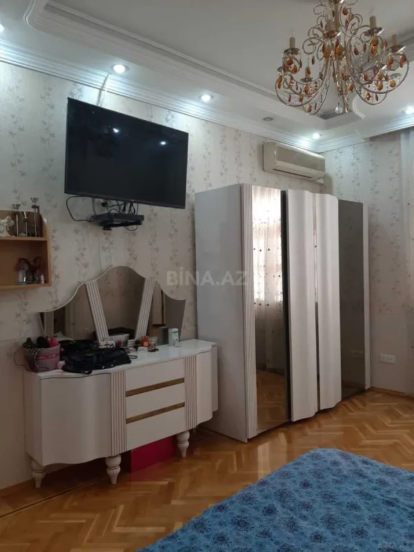 Satılır 7 otaqlı həyət evi 670 m²