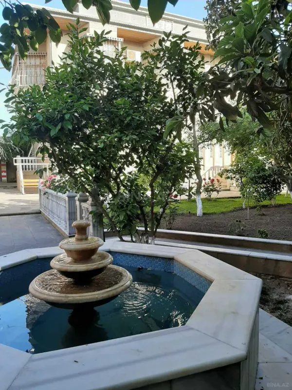 Satılır 7 otaqlı həyət evi 670 m²