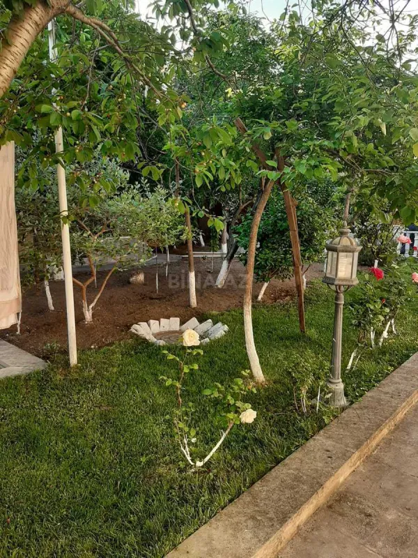 Satılır 7 otaqlı həyət evi 670 m²