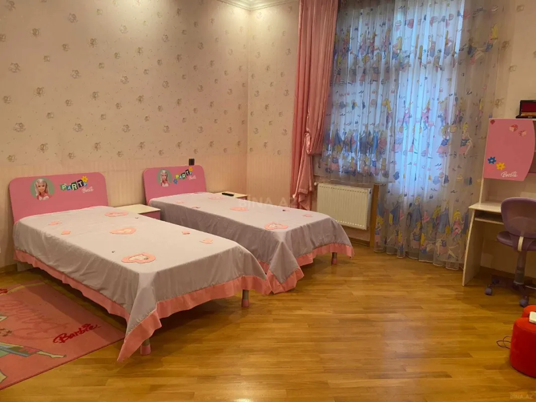 Satılır 7 otaqlı həyət evi 670 m²