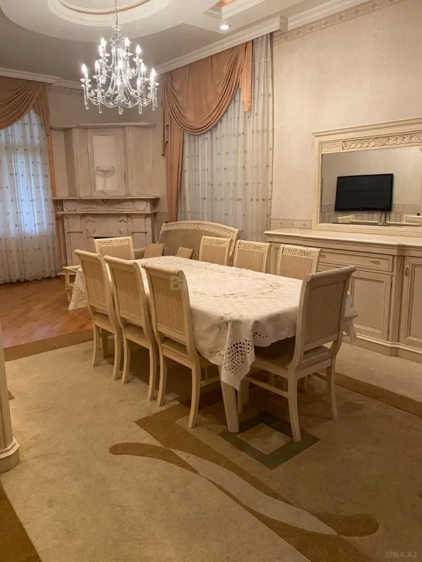 Satılır 7 otaqlı həyət evi 670 m²