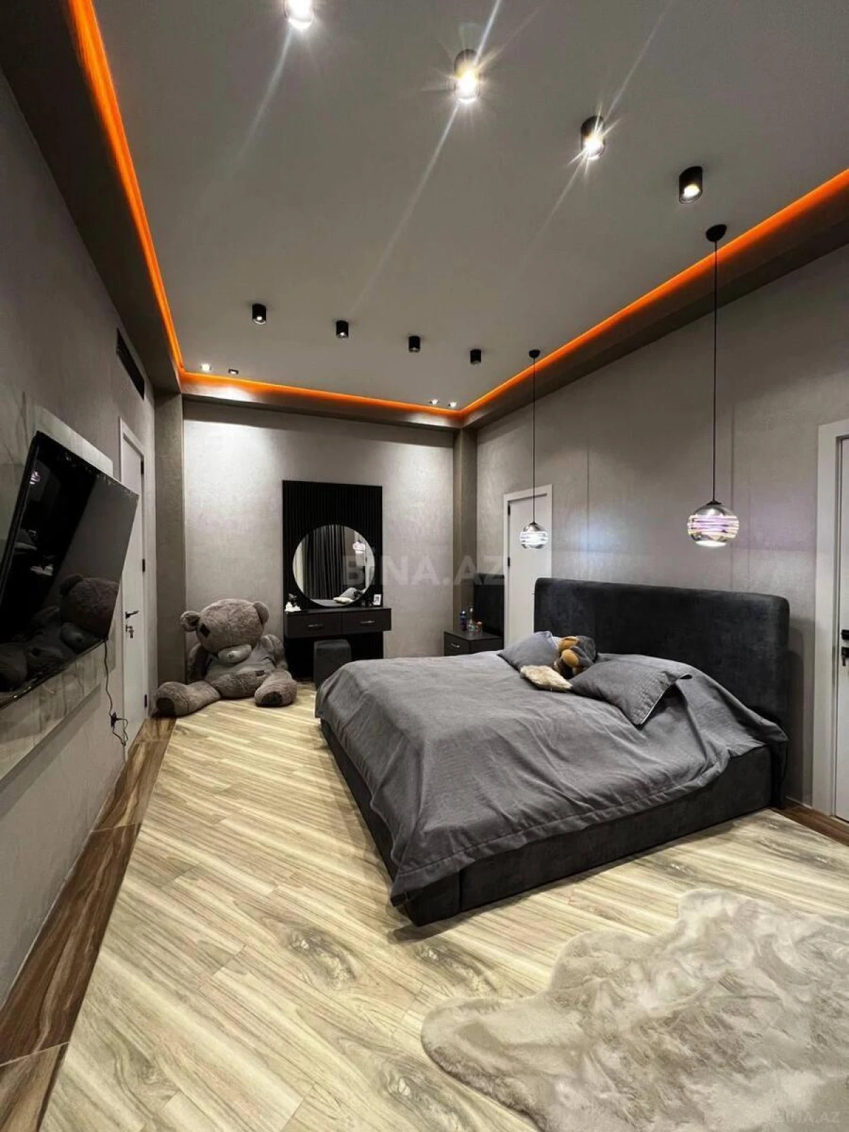 Satılır 7 otaqlı həyət evi 800 m²