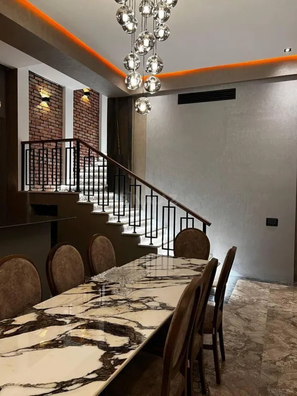 Satılır 7 otaqlı həyət evi 800 m²