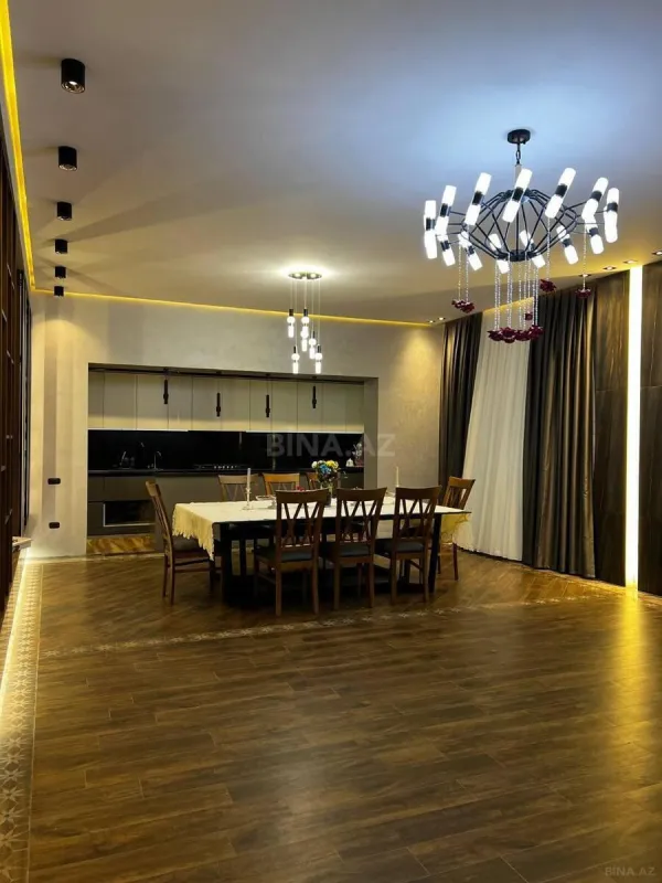 Satılır 7 otaqlı həyət evi 800 m²