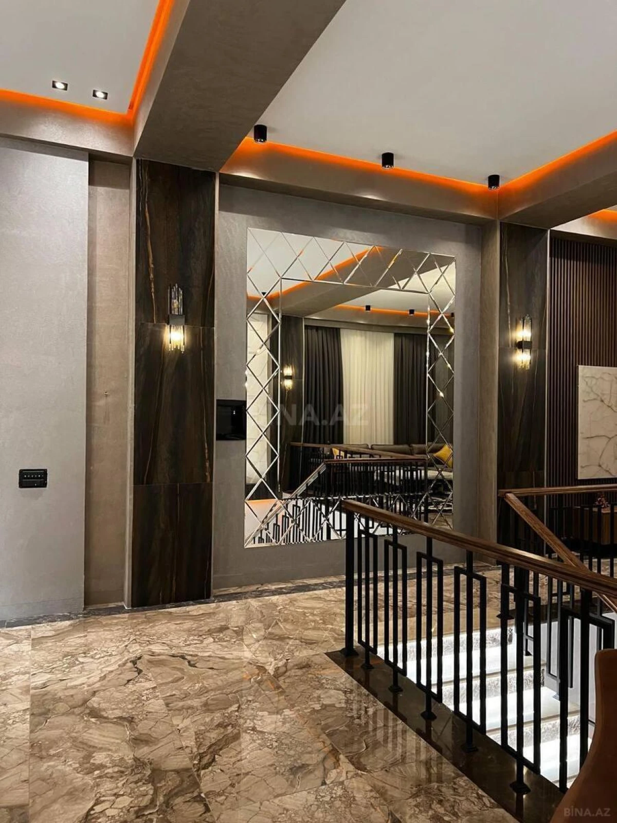 Satılır 7 otaqlı həyət evi 800 m²