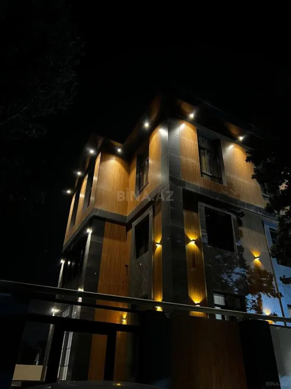 Satılır 7 otaqlı həyət evi 800 m²