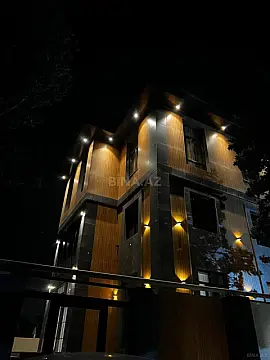 Satılır 7 otaqlı həyət evi 800 m²