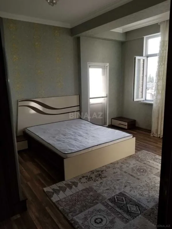 Kirayə verilir 3 otaqlı mənzil 130 m²