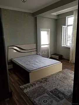Kirayə verilir 3 otaqlı mənzil 130 m²