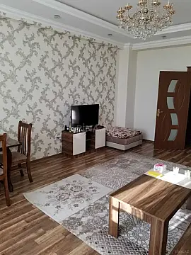 Kirayə verilir 3 otaqlı mənzil 130 m² — Bakı 3 otaq 130.00 m²