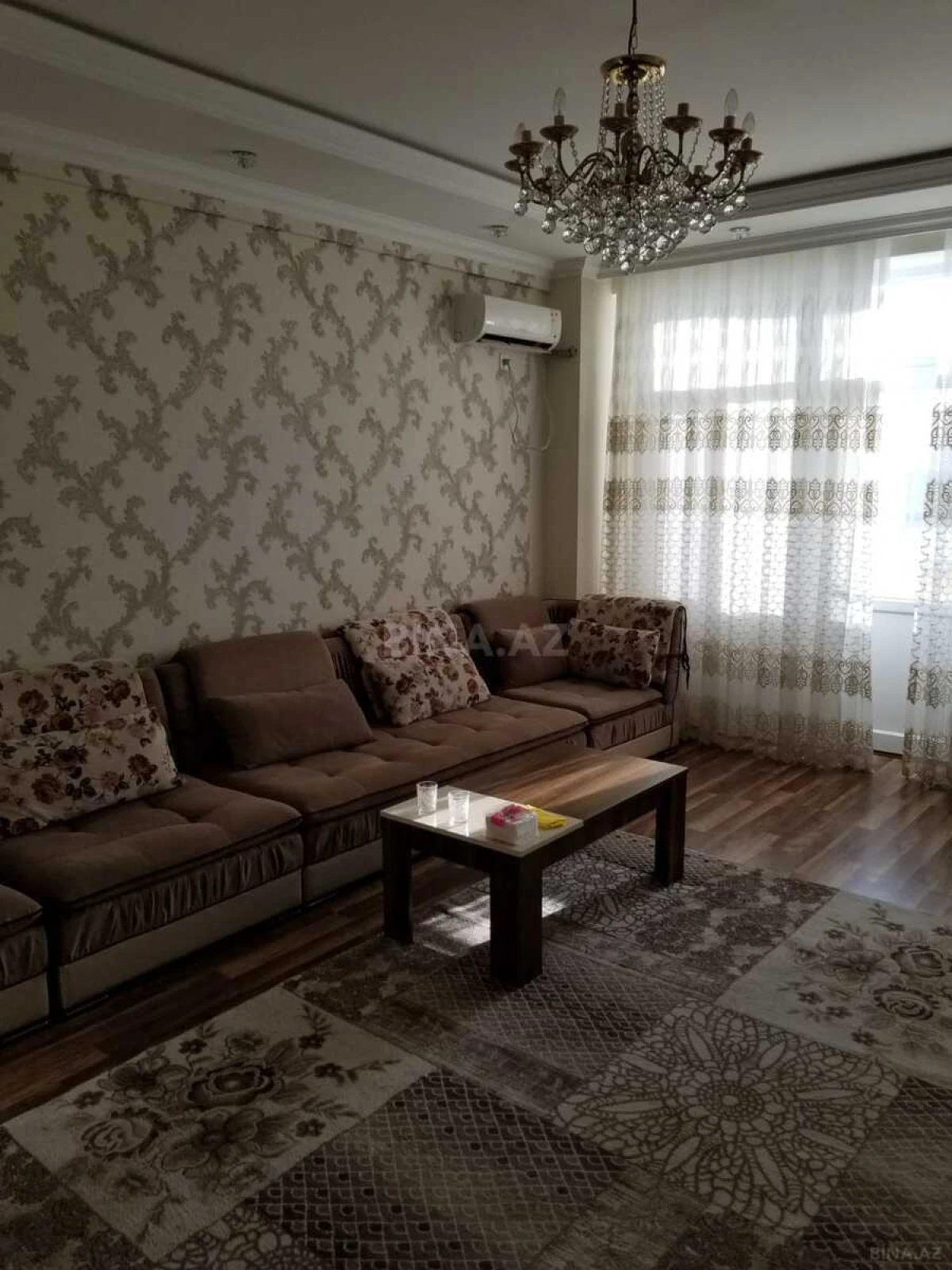 Kirayə verilir 3 otaqlı mənzil 130 m²