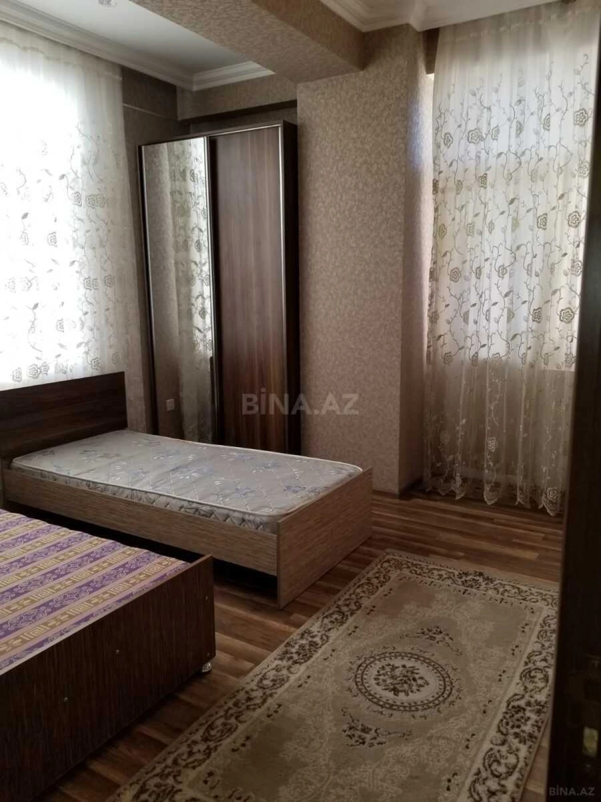 Kirayə verilir 3 otaqlı mənzil 130 m²