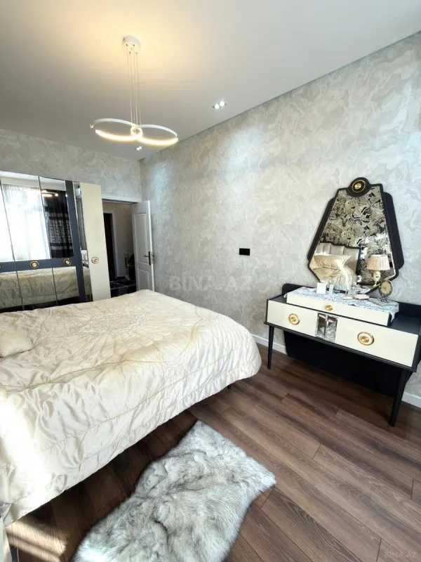 Satılır 2 otaqlı mənzil 65 m²