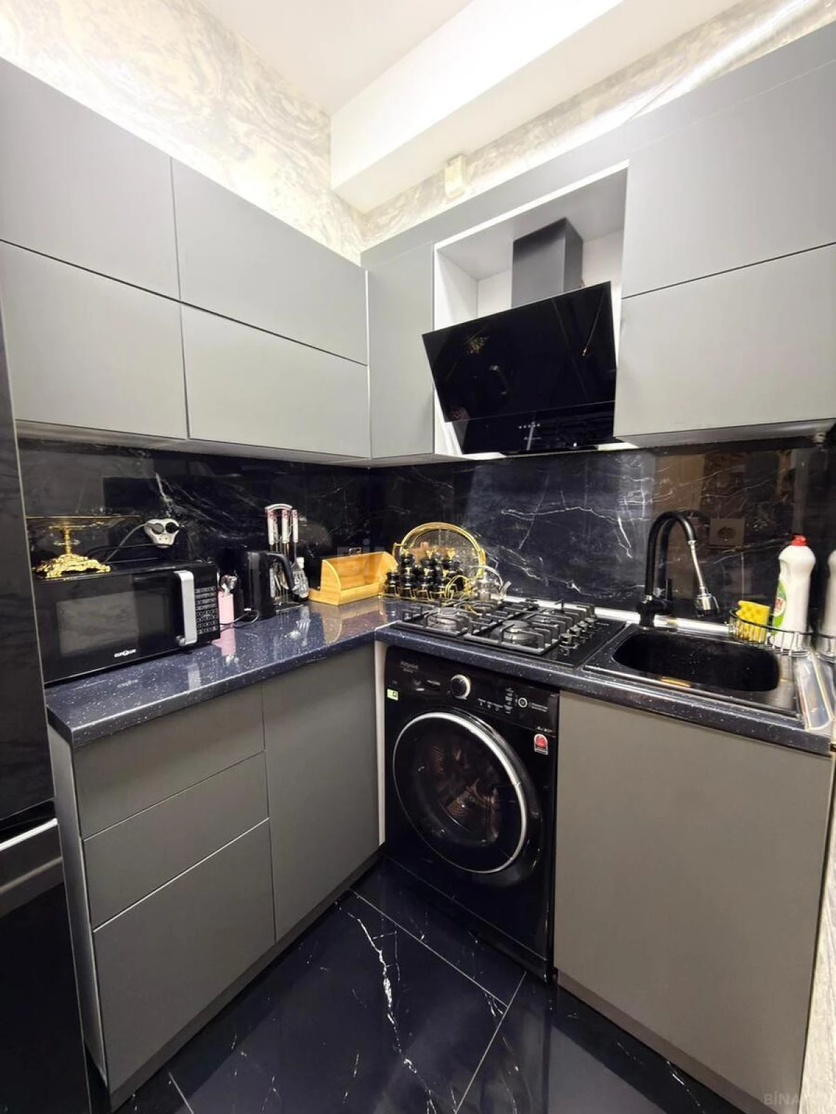 Satılır 2 otaqlı mənzil 65 m²