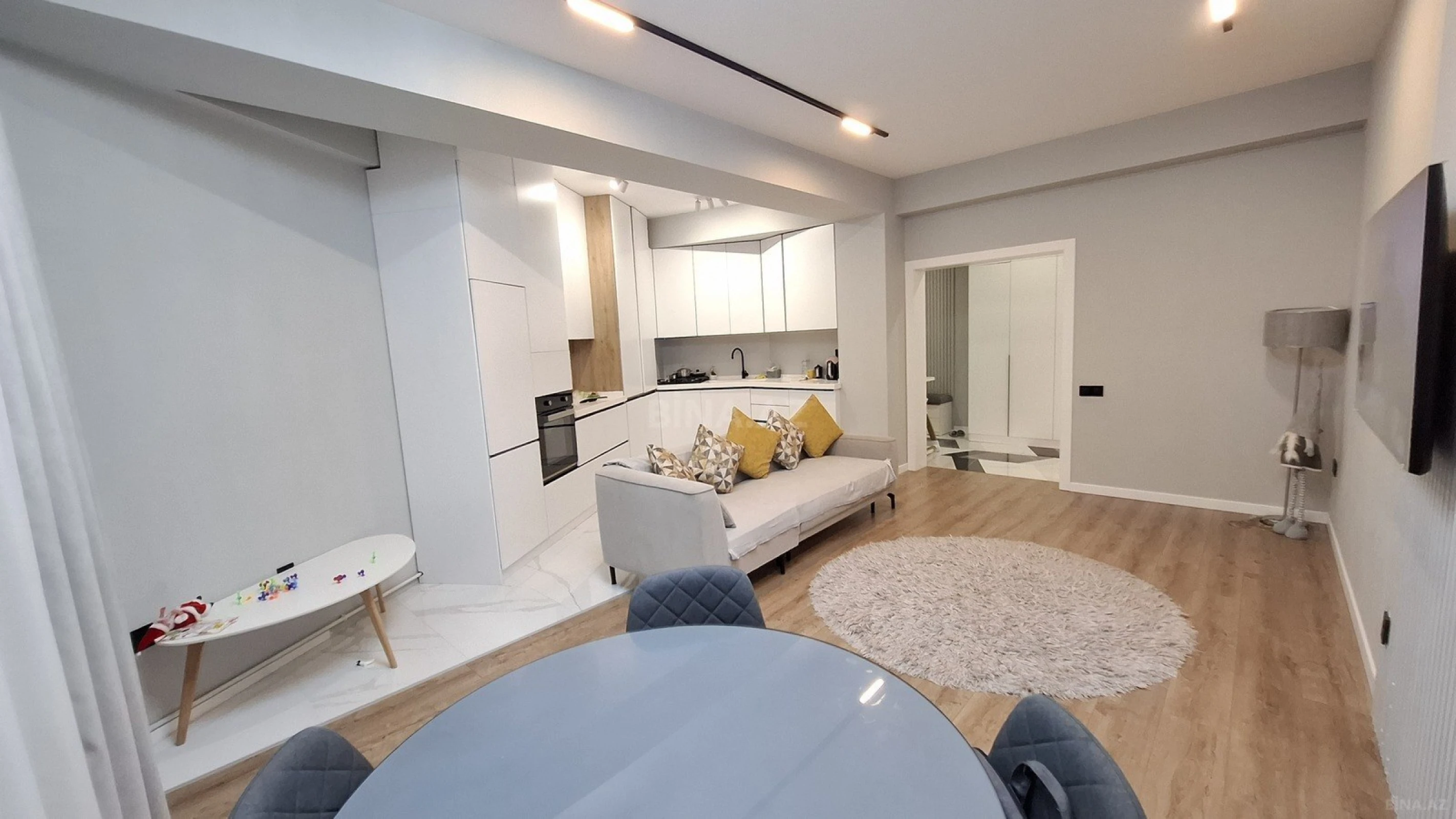 Satılır 2 otaqlı mənzil 75 m²