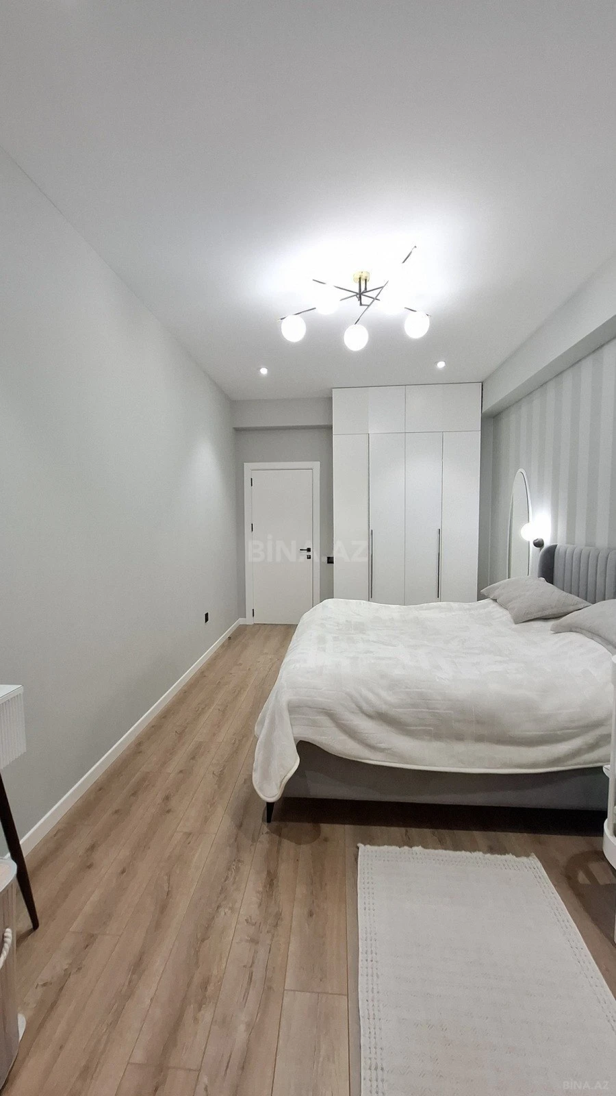 Satılır 2 otaqlı mənzil 75 m²