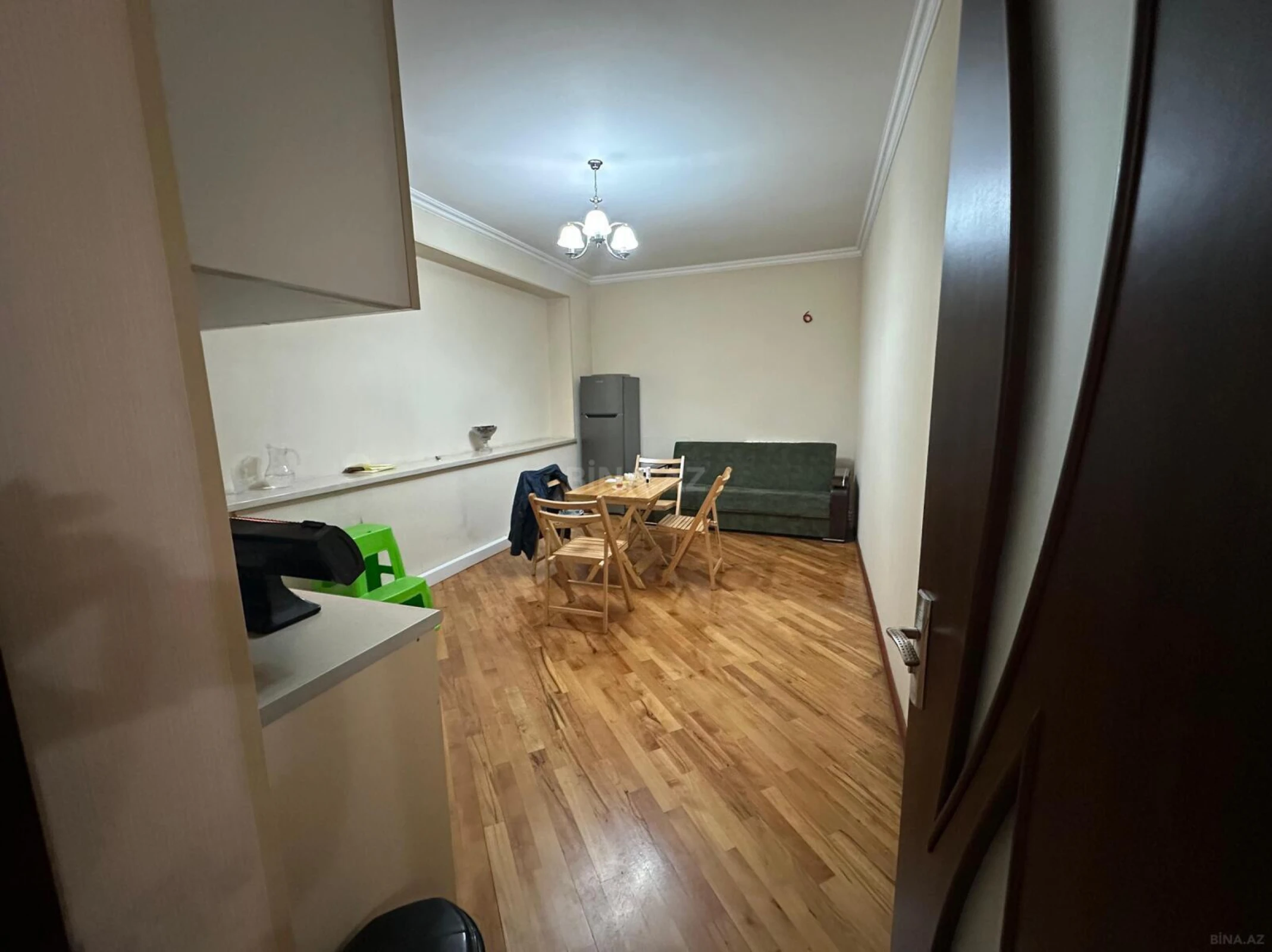 Kirayə verilir obyekt 102 m²