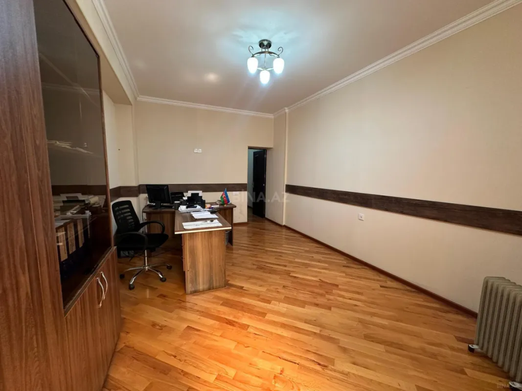 Kirayə verilir obyekt 102 m²