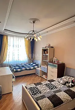 Kirayə verilir 3 otaqlı mənzil 178 m²