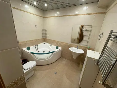 Kirayə verilir 3 otaqlı mənzil 178 m²