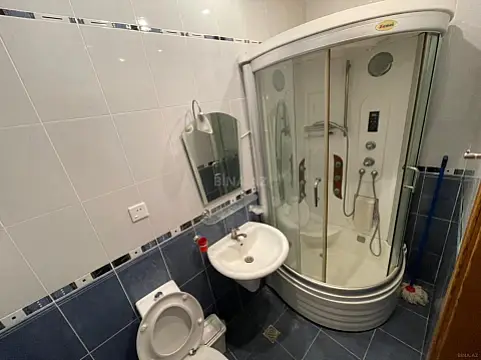 Kirayə verilir 3 otaqlı mənzil 178 m²