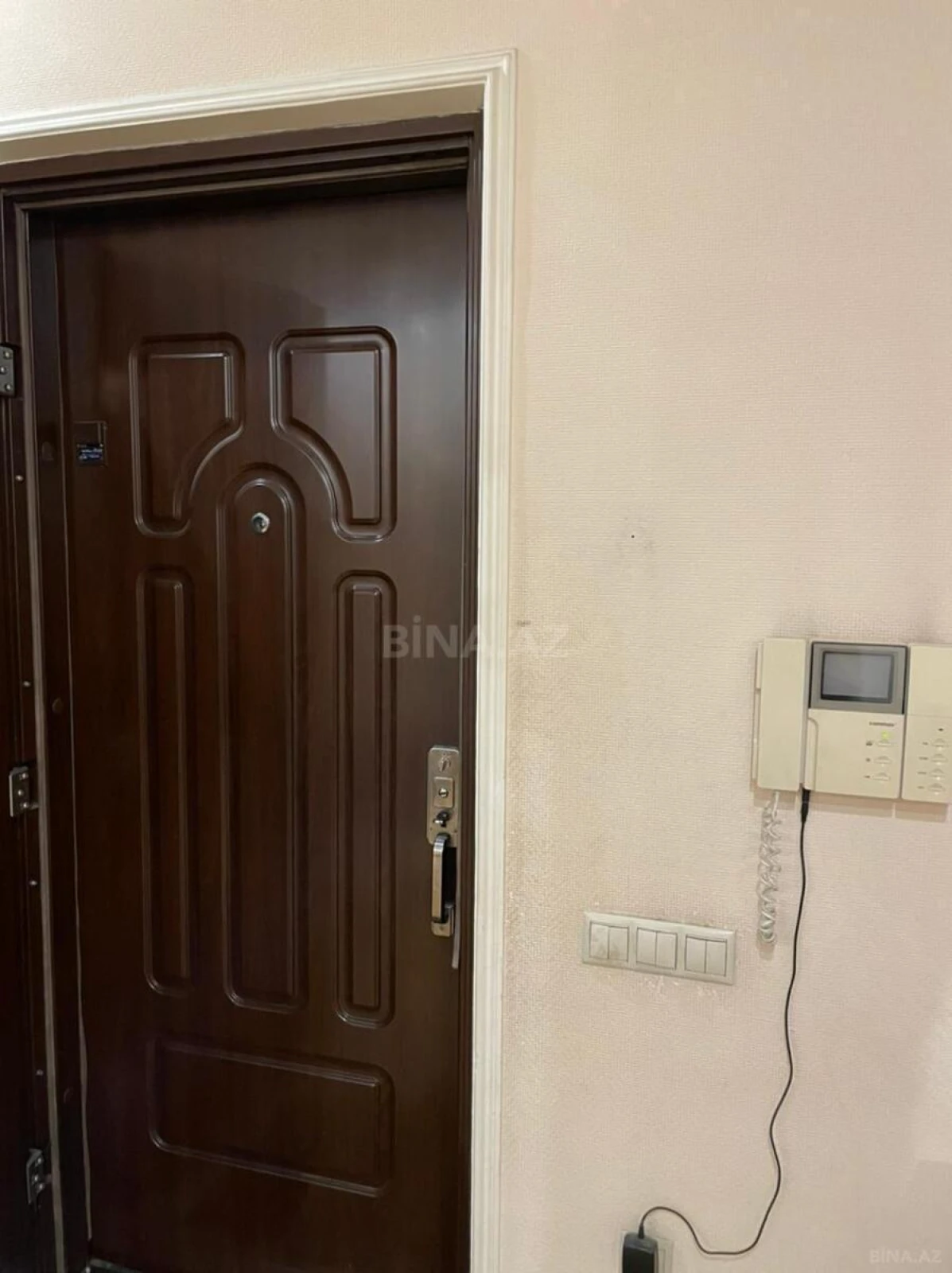 Kirayə verilir 3 otaqlı mənzil 178 m²