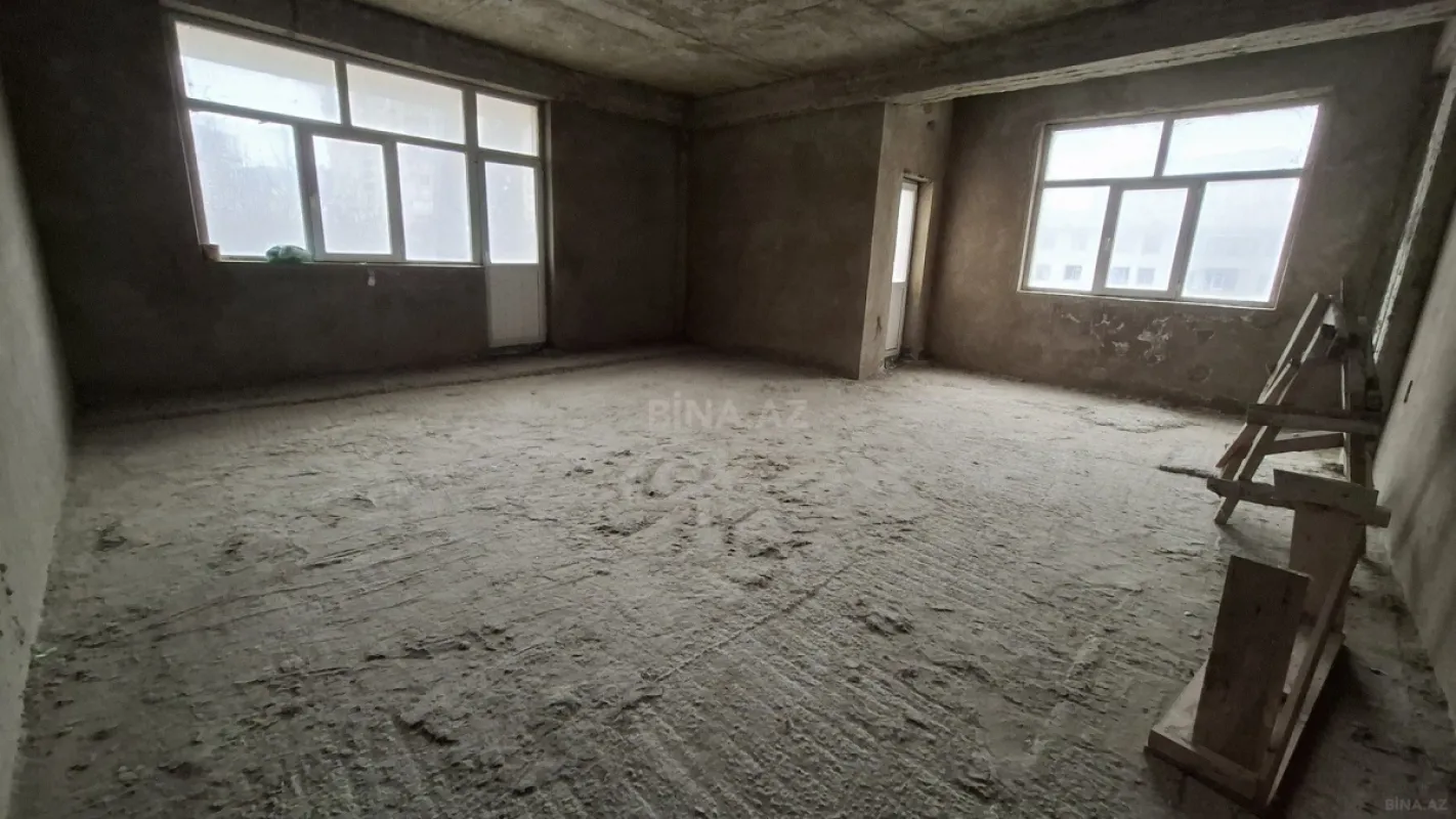 Satılır 7 otaqlı mənzil 408 m²