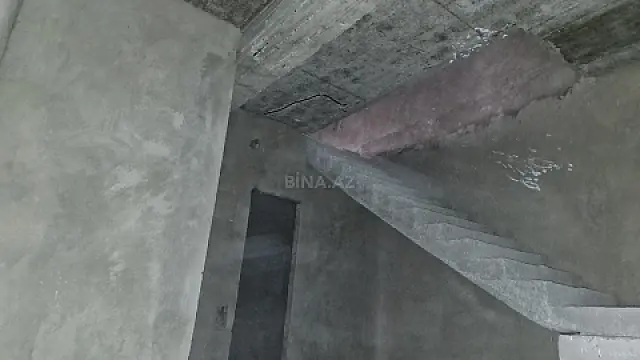 Satılır 7 otaqlı mənzil 408 m²