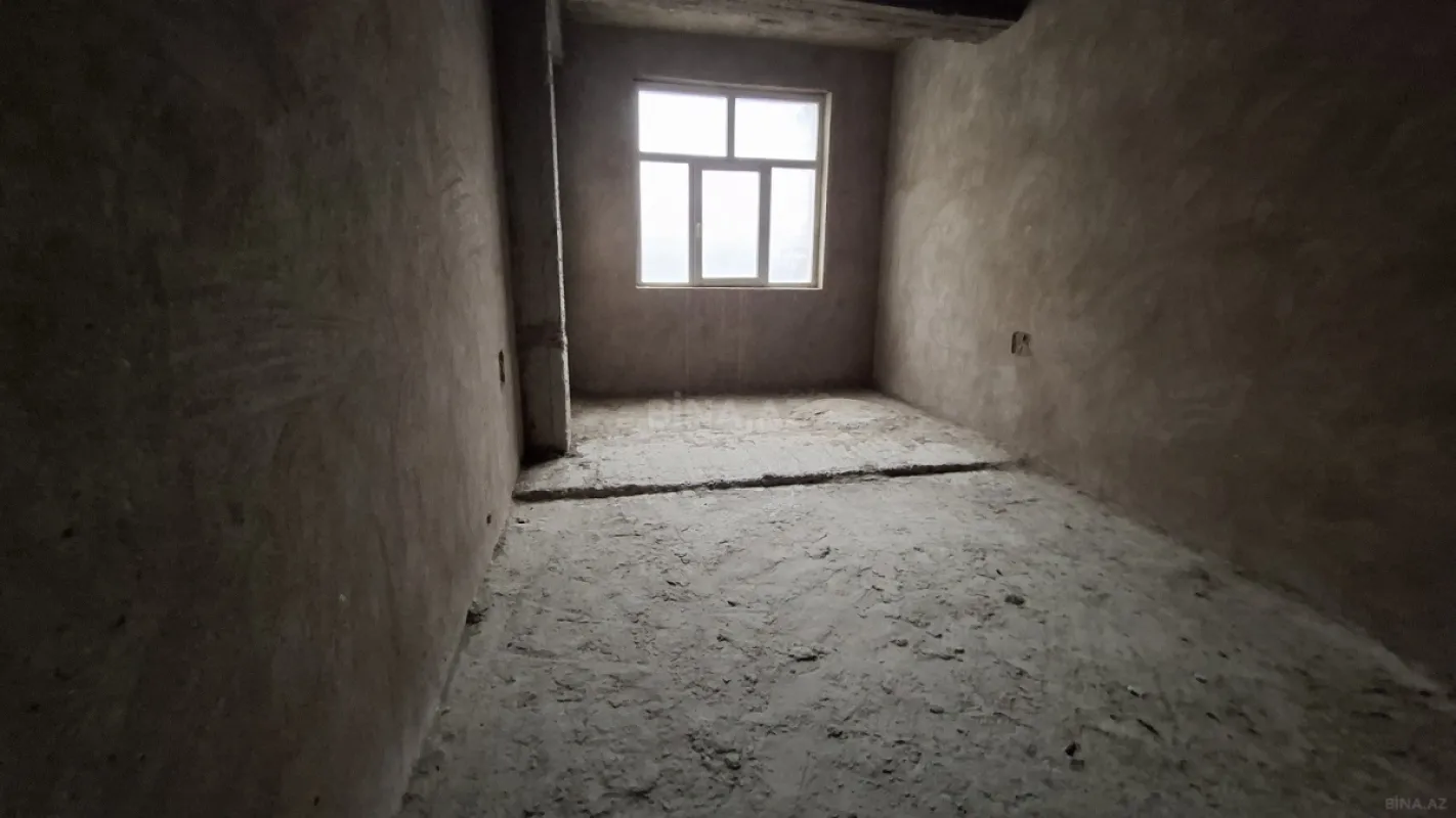 Satılır 7 otaqlı mənzil 408 m²