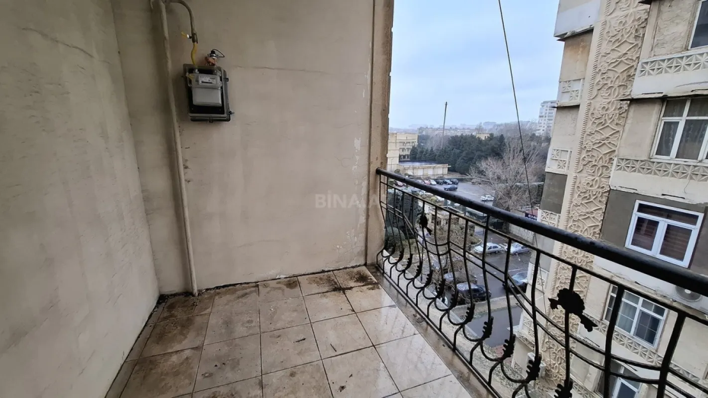 Satılır 7 otaqlı mənzil 408 m²