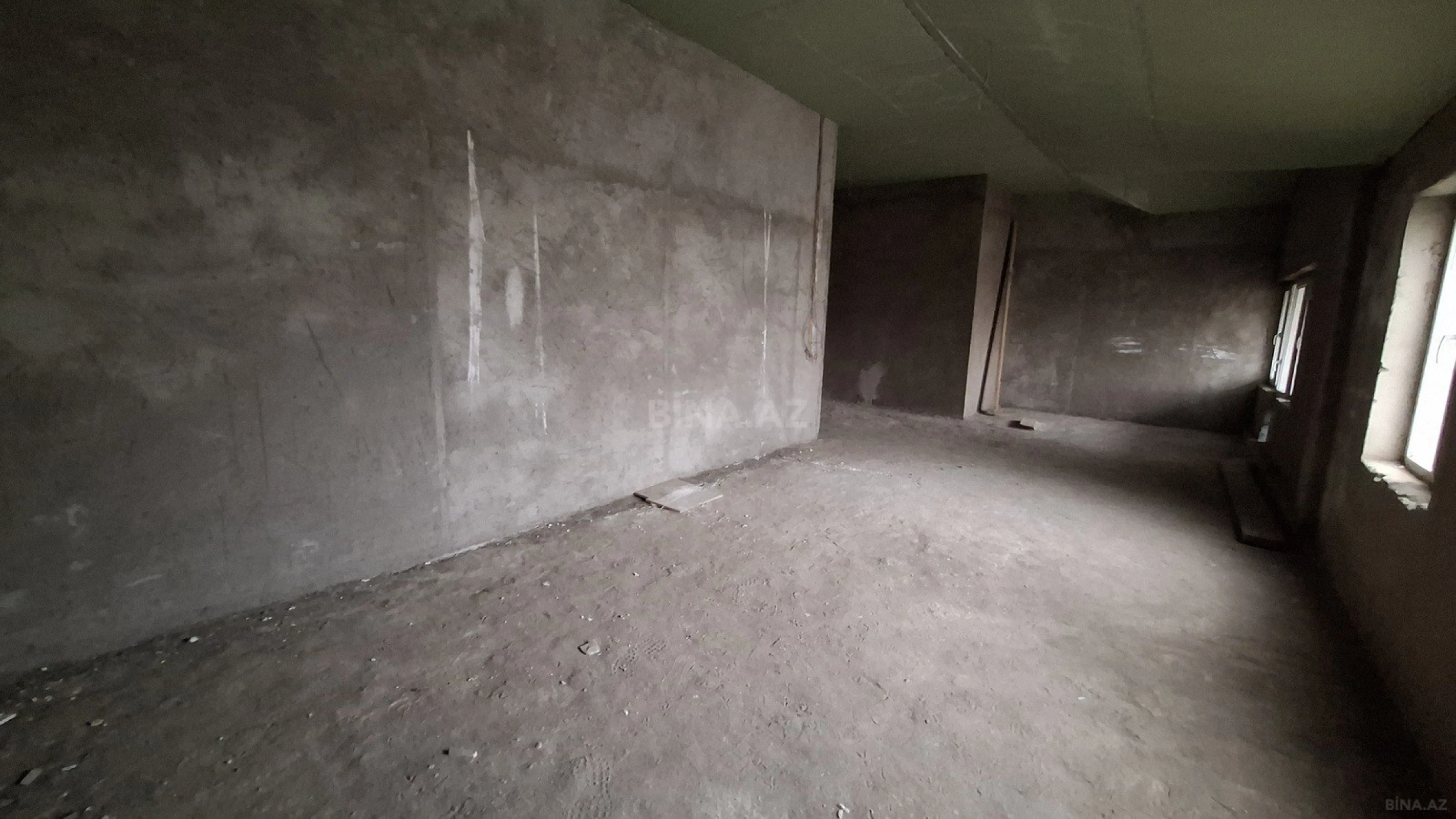 Satılır 7 otaqlı mənzil 408 m²