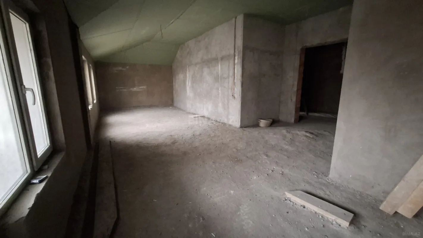 Satılır 7 otaqlı mənzil 408 m²