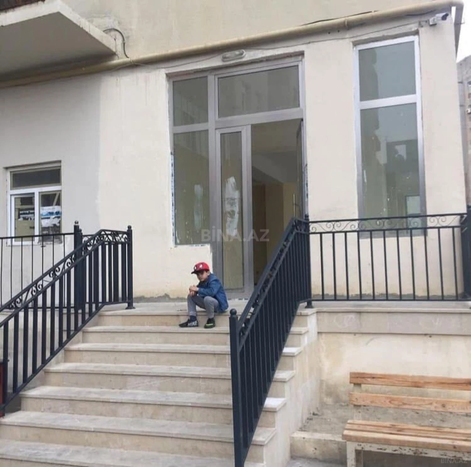 Satılır obyekt 105 m²