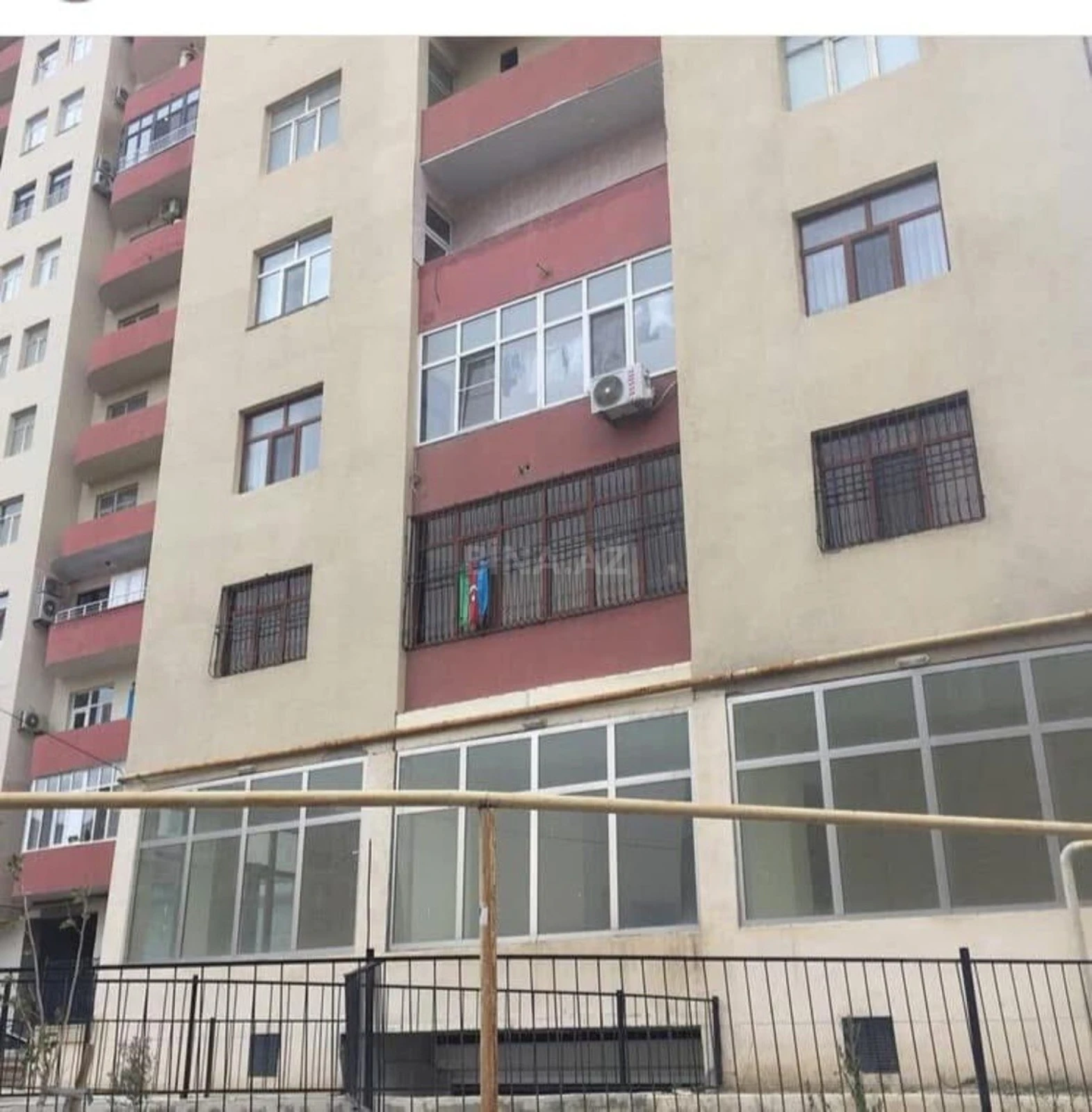 Satılır obyekt 105 m²