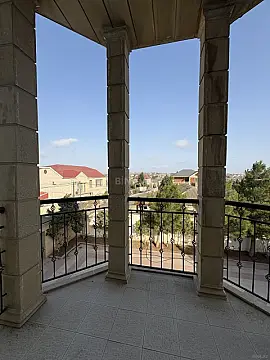 Satılır 8 otaqlı həyət evi 1000 m²