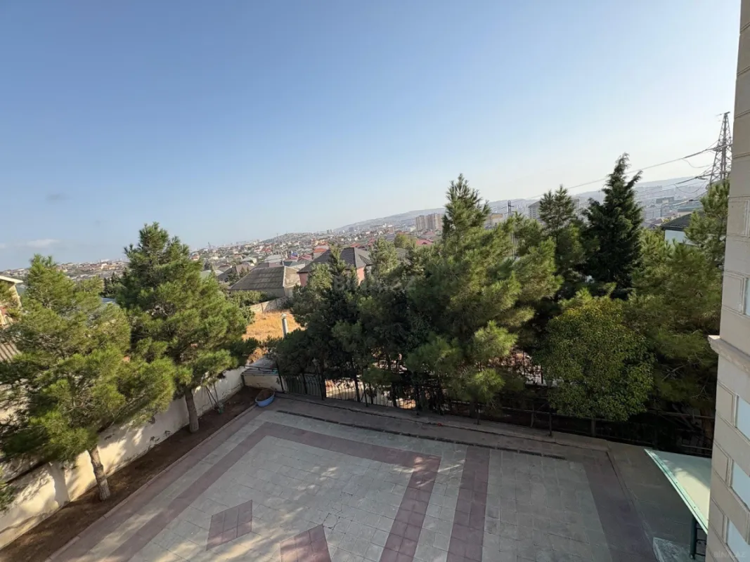 Satılır 8 otaqlı həyət evi 1000 m²