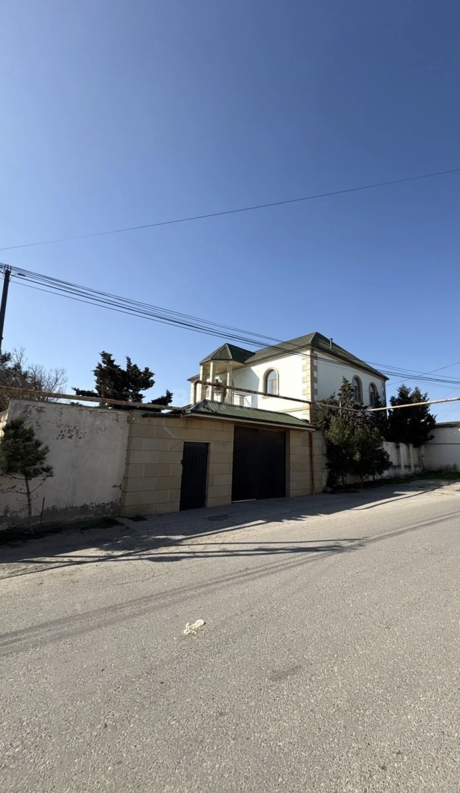 Satılır 8 otaqlı həyət evi 1000 m²
