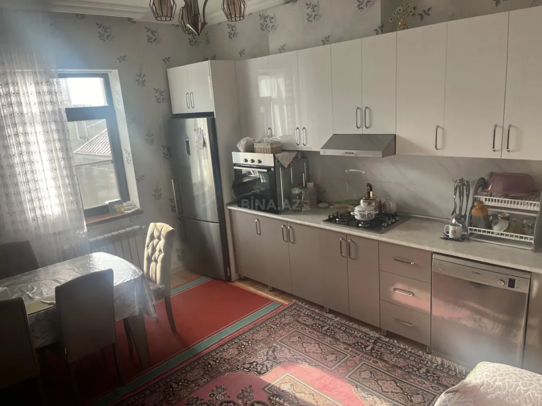 Satılır 7 otaqlı həyət evi 275 m²