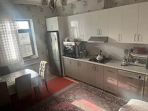 Satılır 7 otaqlı həyət evi 275 m²