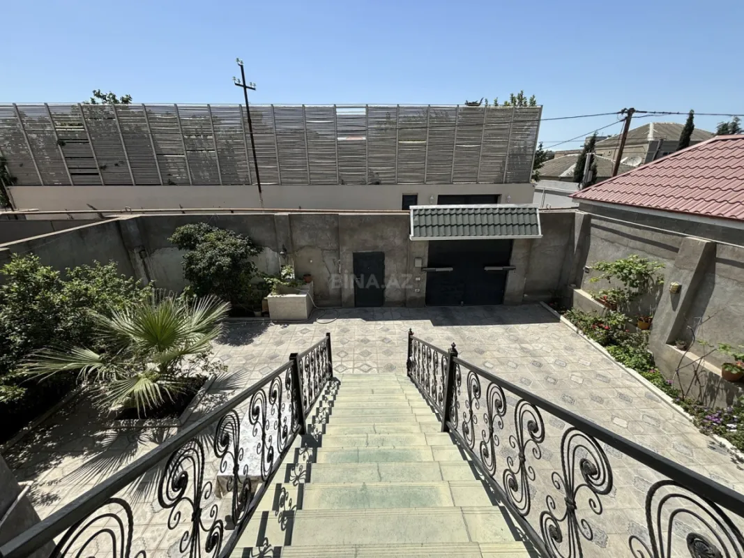 Satılır 7 otaqlı həyət evi 275 m²