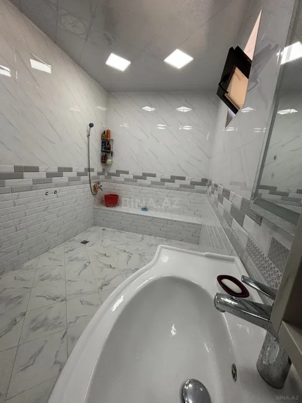 Satılır 7 otaqlı həyət evi 275 m²