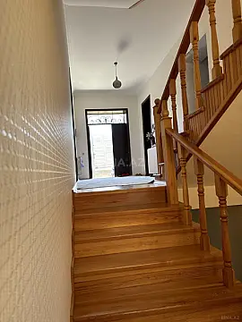 Satılır 7 otaqlı həyət evi 275 m²