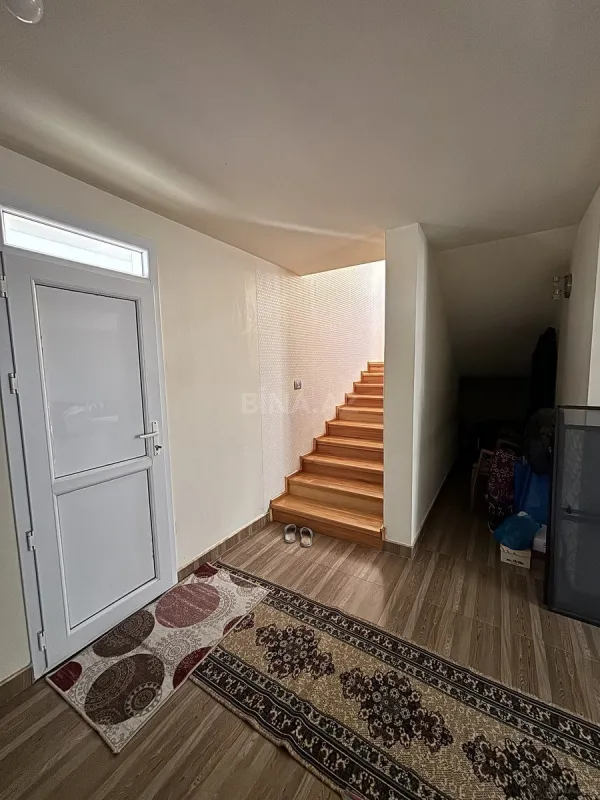 Satılır 7 otaqlı həyət evi 275 m²