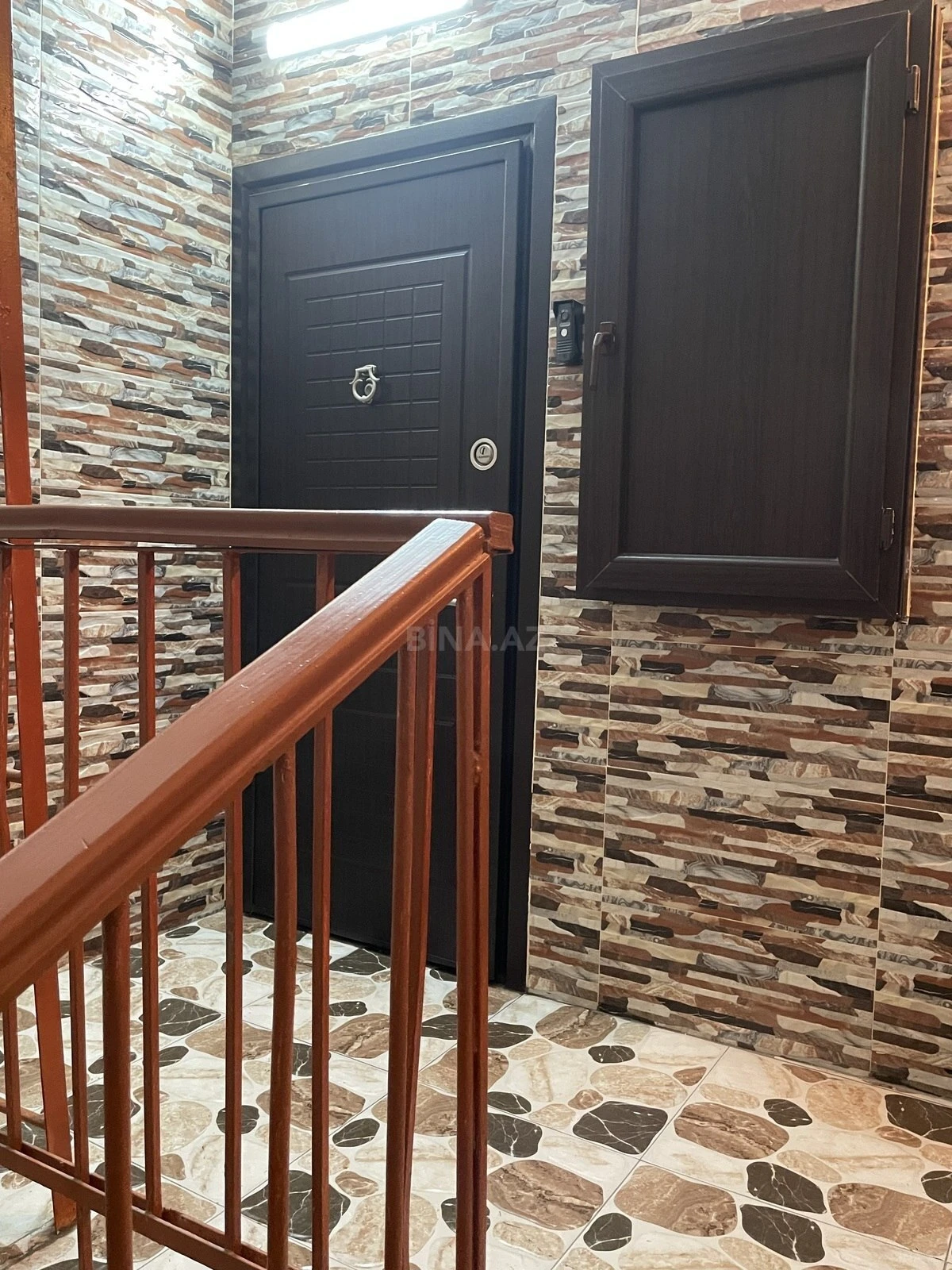 Satılır 5 otaqlı mənzil 120 m²