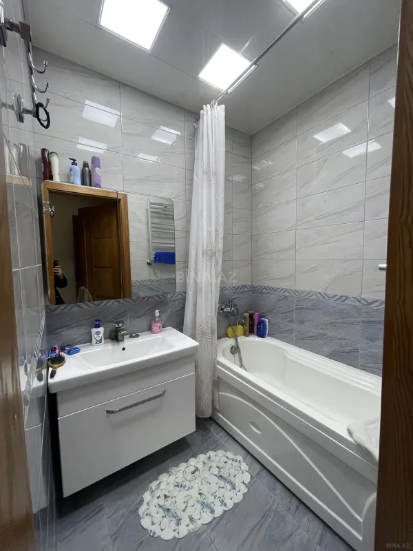 Satılır 5 otaqlı mənzil 120 m²