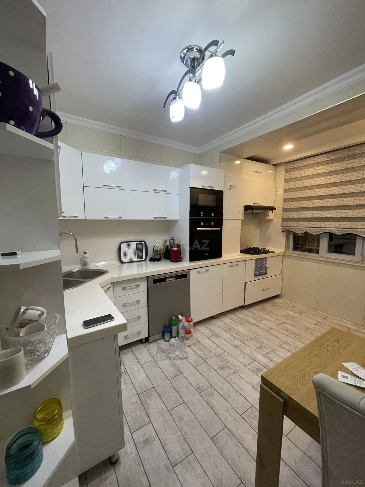 Satılır 5 otaqlı mənzil 120 m²