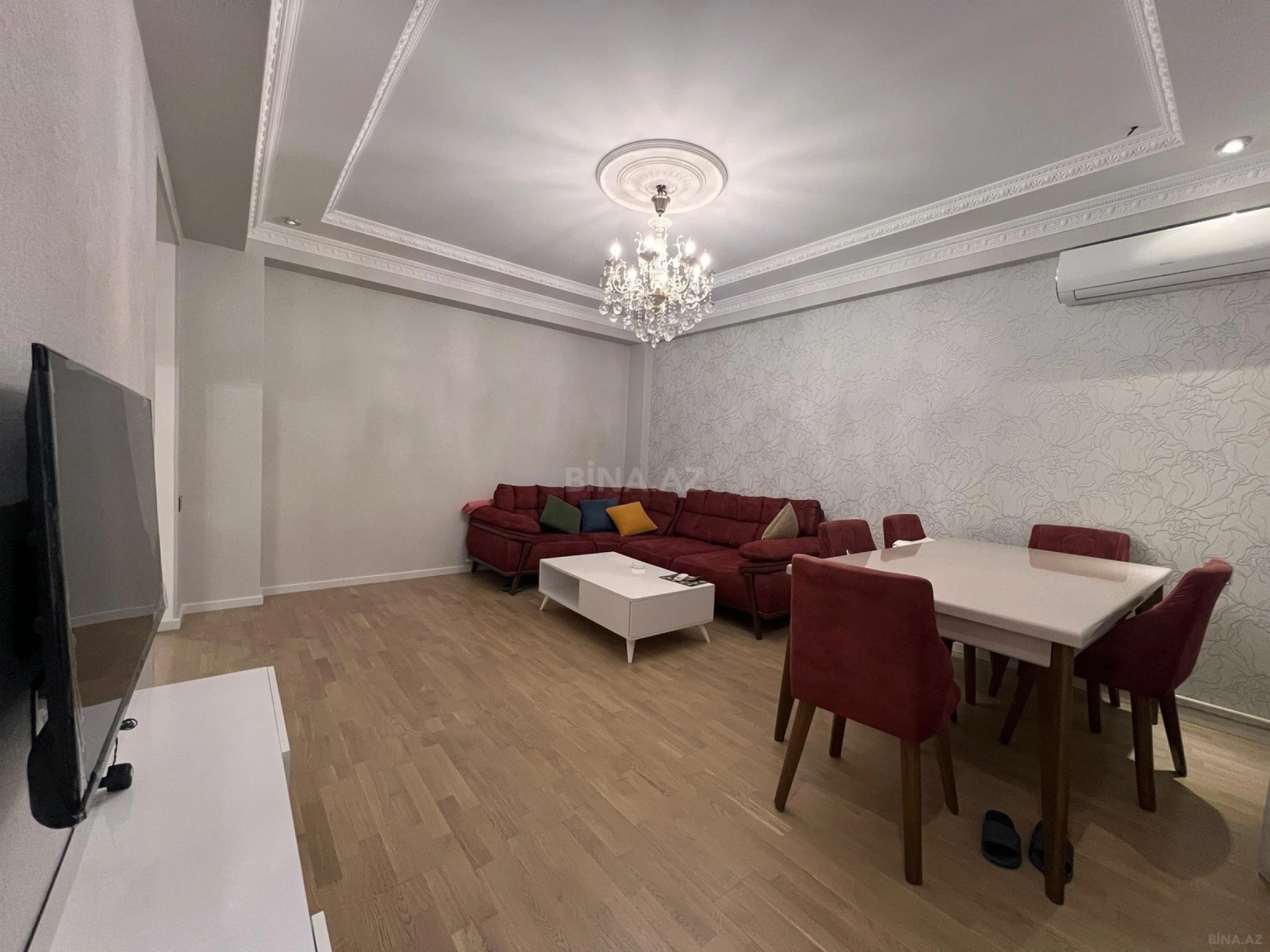 Kirayə verilir 2 otaqlı mənzil 68 m²