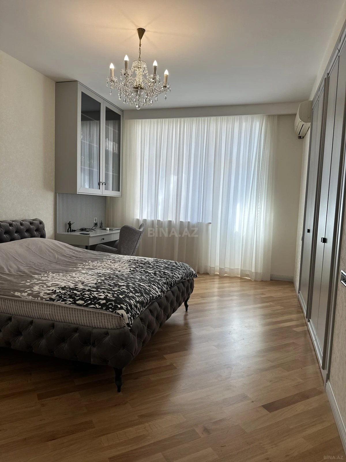 Satılır 3 otaqlı mənzil 150 m²