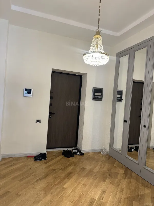 Satılır 3 otaqlı mənzil 150 m²