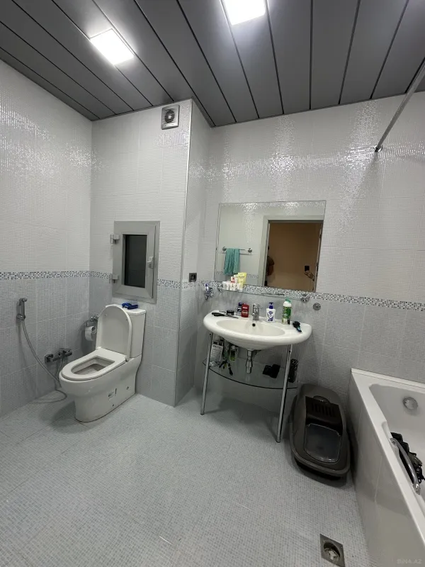 Satılır 3 otaqlı mənzil 150 m²